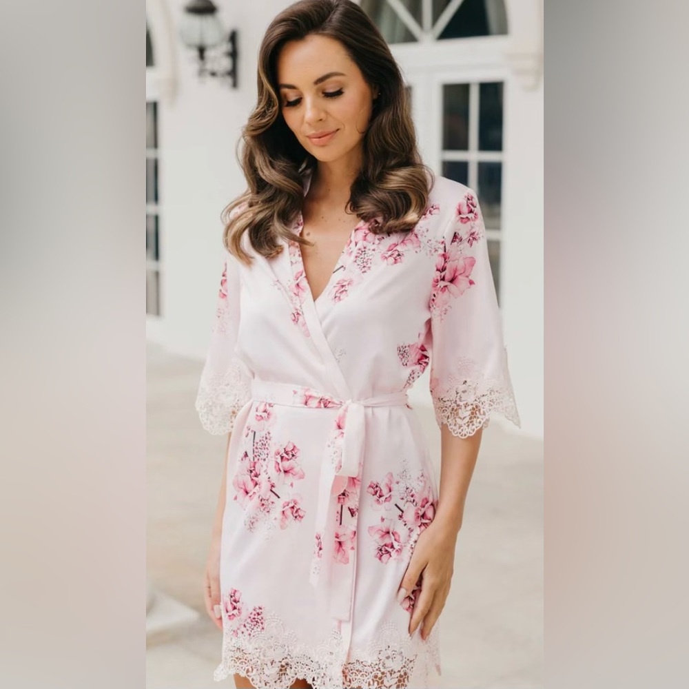 le rose pink satin robe